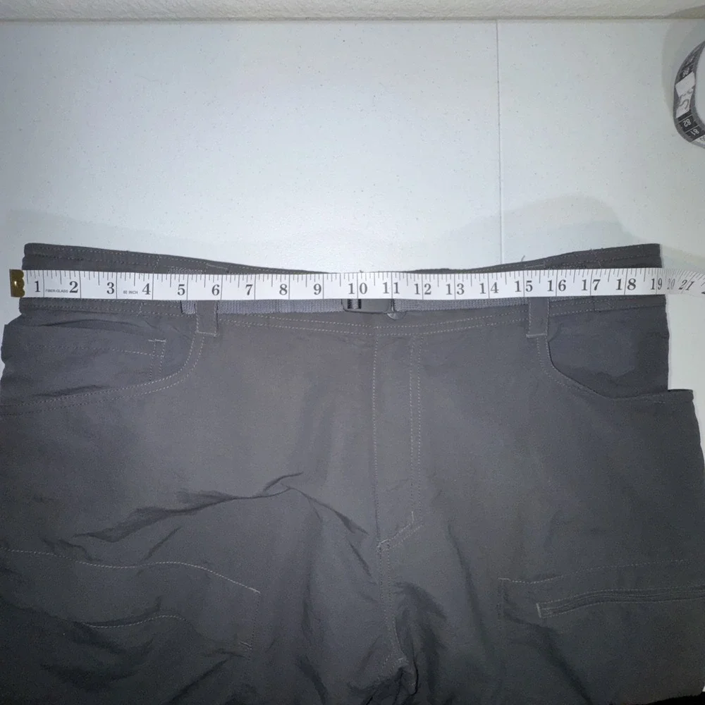 The North Face Mens Paramount Peak II Convertible Pants Shorts Gray XL Hiking